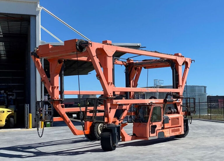 What Is a Straddle Carrier