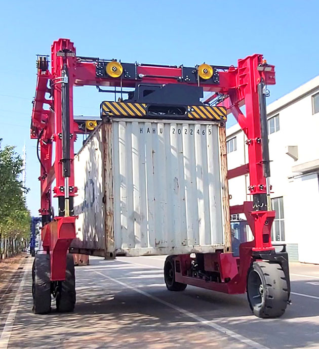 Container Straddle Carrier