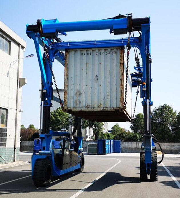 Container Straddle Carrier