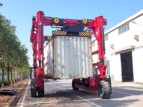 Container Straddle Carrier