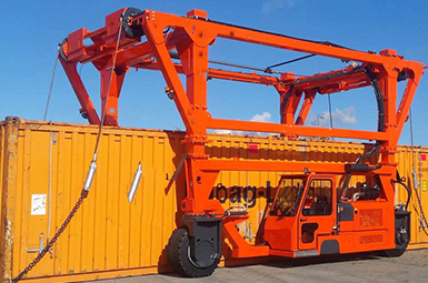 Container Straddle Carrier