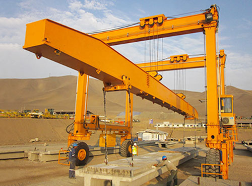 Straddle Carrier Crane