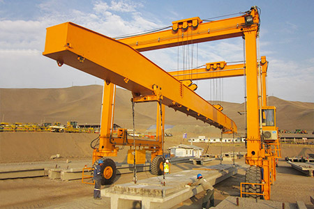 Straddle Carrier Crane