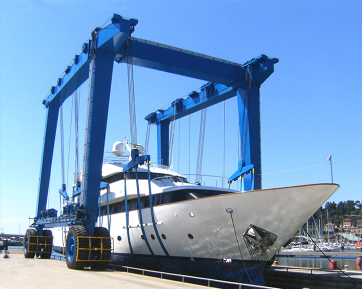 marine-hoist-boat-lifting